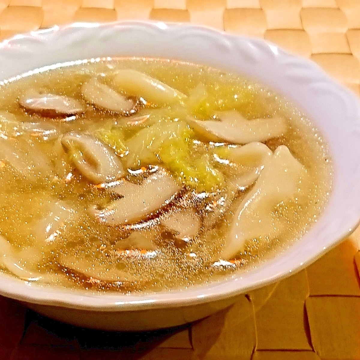 白菜と椎茸の水餃子スープ レシピ 作り方 By メリッコ 楽天レシピ 白菜と椎茸の水餃子スープ レシピ 作り方 By メリッコ 楽天レシピ